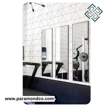 آینه در باشگاه ورزشی